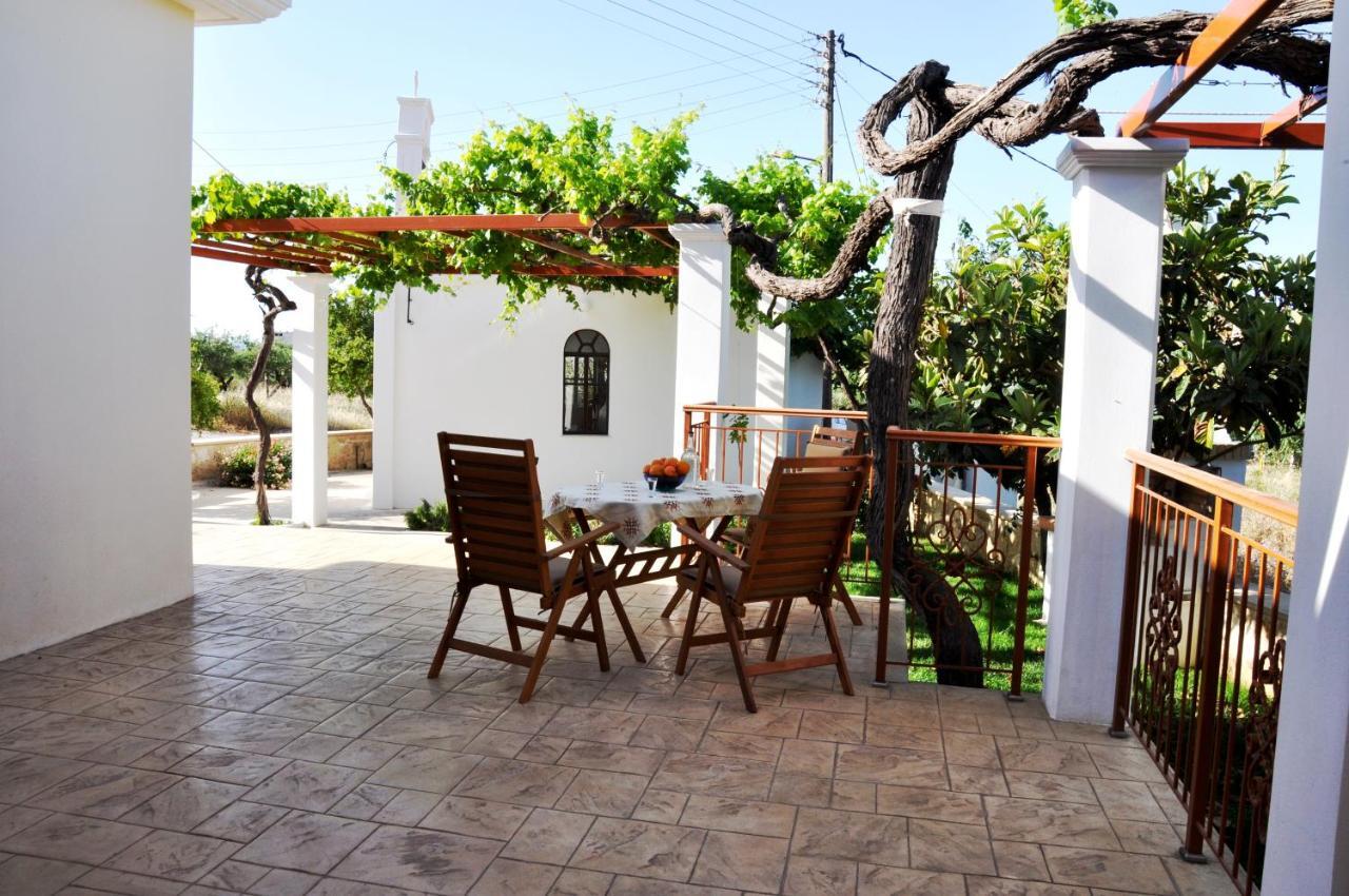 Anna 'S House - Garden Cottage In Kíssamos Extérieur photo